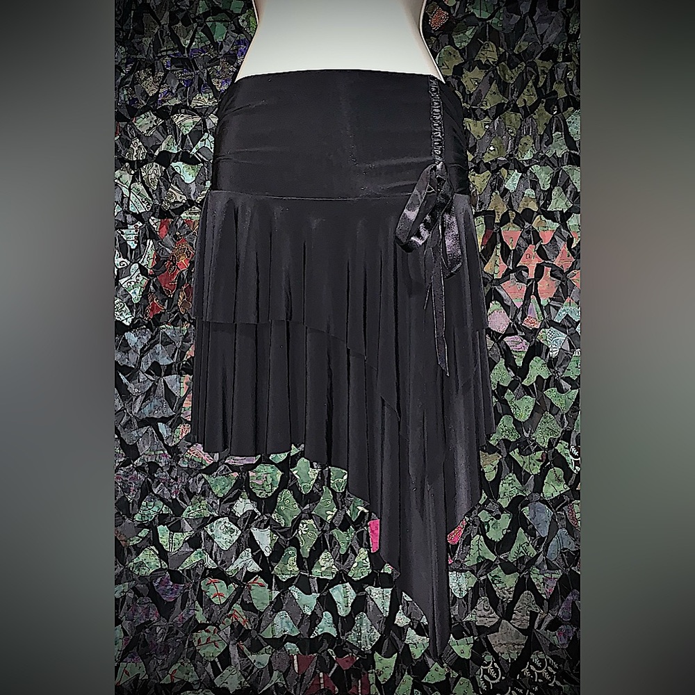 ⭐️SALE⭐️2003 Asymmetrical Layered Gothic Mini Skirt from The Alley Chicago ☠️